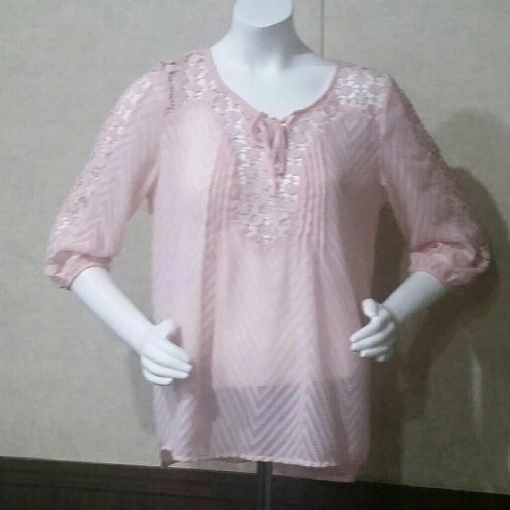 Light Pink Sheer 3/4 Sleeve Top by Bila Size M